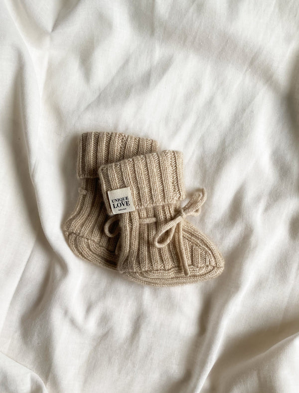 Cashmere baby shoes - caramel